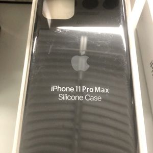 Apple iPhone 11 pro max case🖤